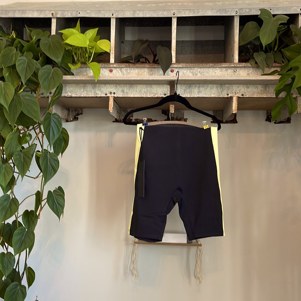 NWT Noli Black & Neon Pace Bike Short - Small